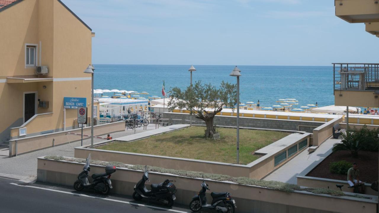Babyaccommodation Family Experience III Pietra Ligure Zewnętrze zdjęcie